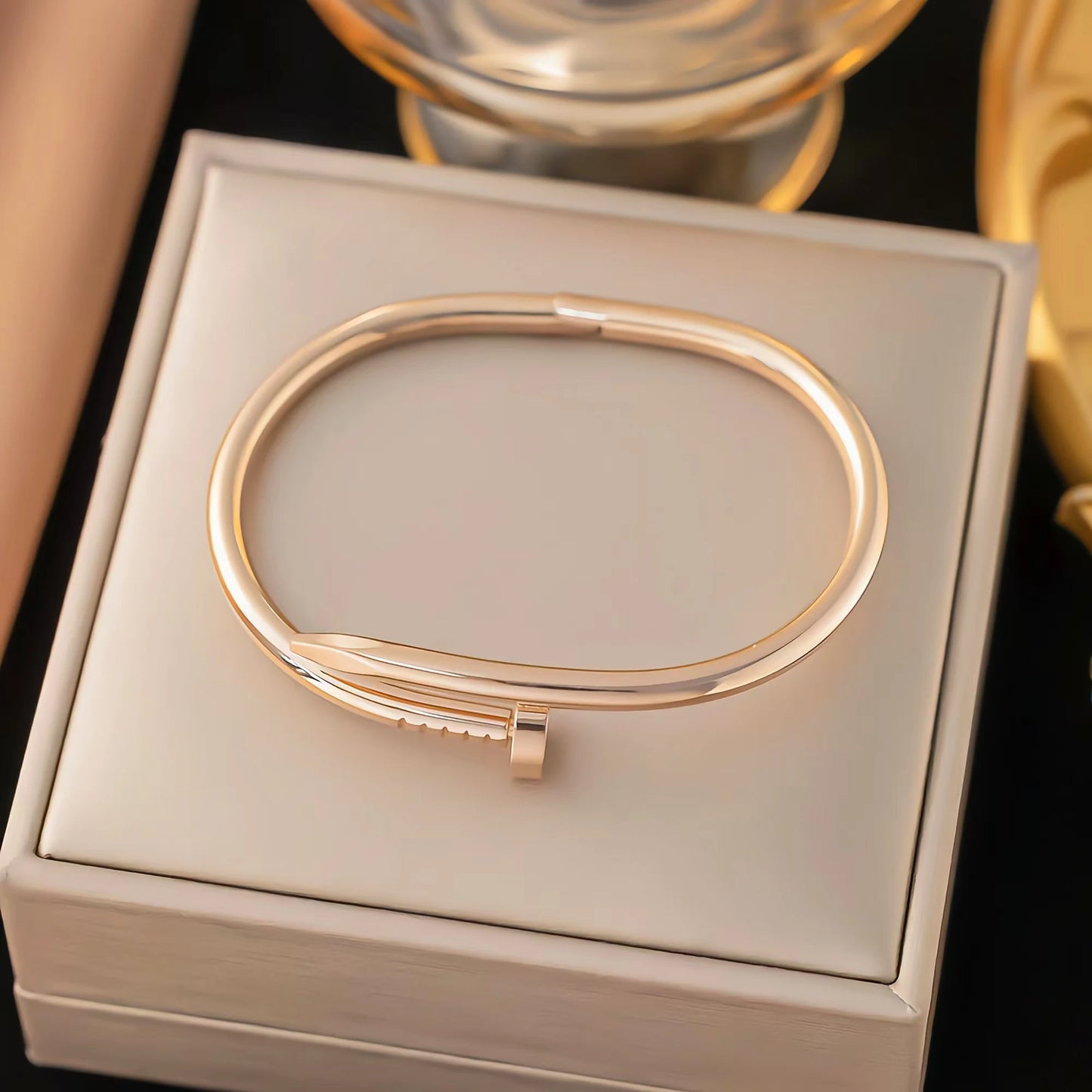 Fashion Curved Bracelet