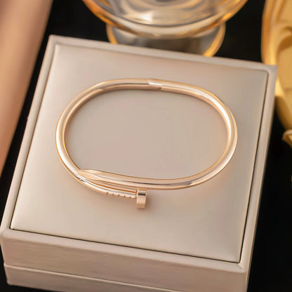 Fashion Curved Bracelet