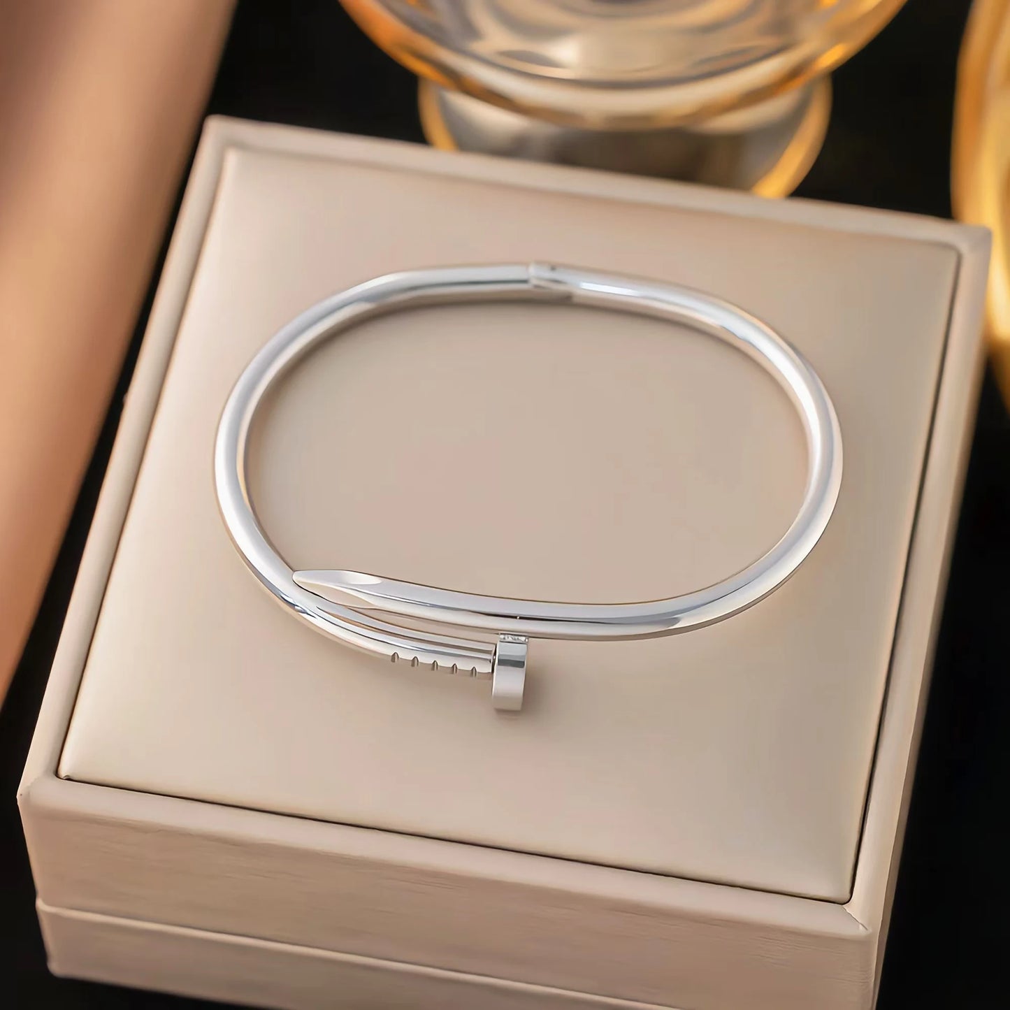 Fashion Curved Bracelet